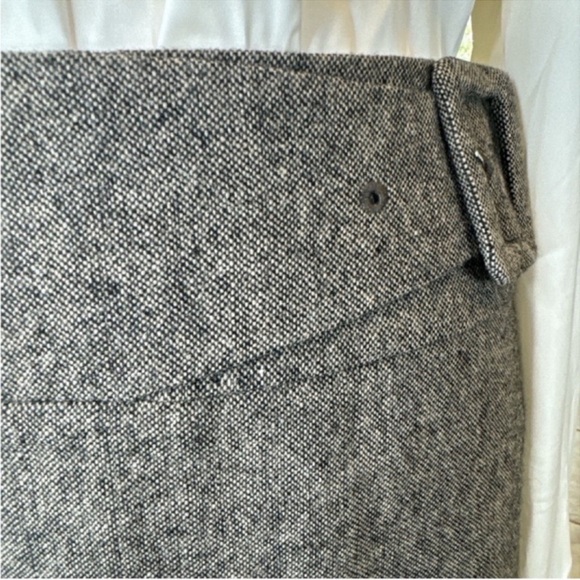 DALIA COLLECTION Wool Blend Skirt, Mock Waist Belt, Invisible Zip, Size 8. - Picture 6 of 9